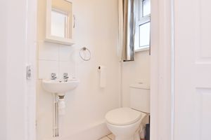 Ground floor  shower room - click for photo gallery